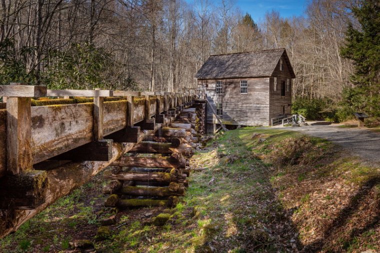 064 Great Smoky Mountains NP, Mingus Watermolen.jpg